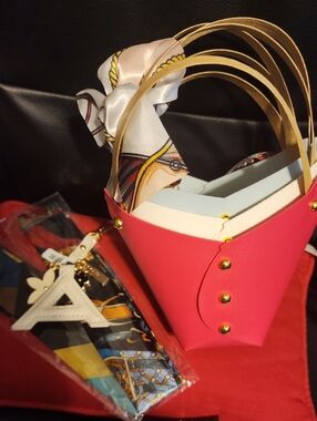 Handbags 2 Scarf A Keyfob